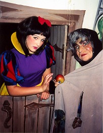 A photo from "Snow White" (FTC, 2004)